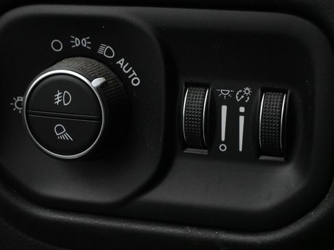 Used 2023 RAM 2500 Limited AWD/4WD image 21
