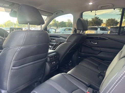 Used 2025 Honda Pilot EX-L image 24