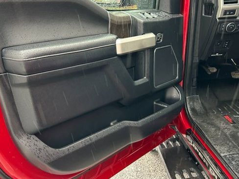 Used 2020 Ford F350 Lariat image 28