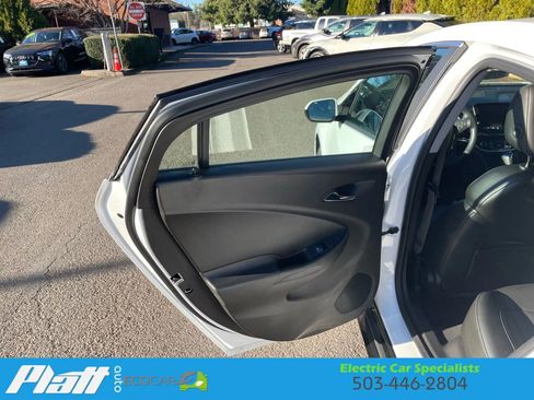 Used 2017 Chevrolet Volt Premier w/ Driver Confidence II Package image 33