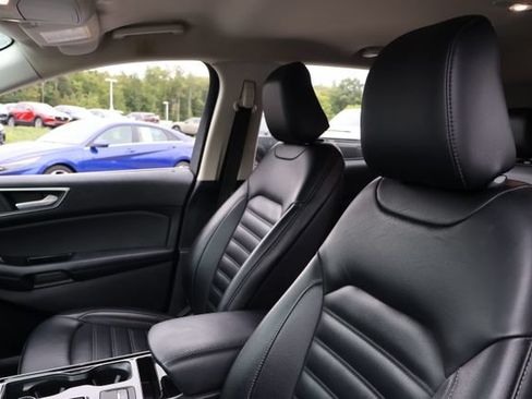 Used 2020 Ford Edge SEL w/ Convenience Package AWD/4WD image 12