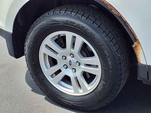 Used 2013 Ford Edge SE FWD image 21