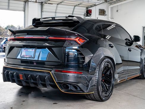 Used 2022 Lamborghini Urus image 6
