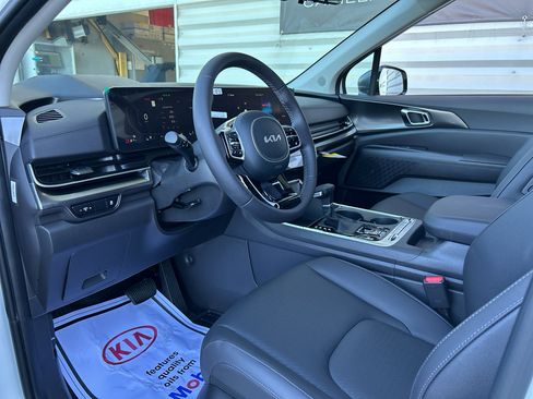New 2026 Kia Carnival SX Prestige image 9