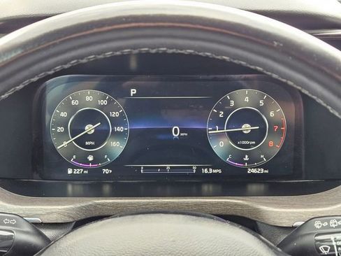 Used 2023 Kia Sorento SX Prestige image 3