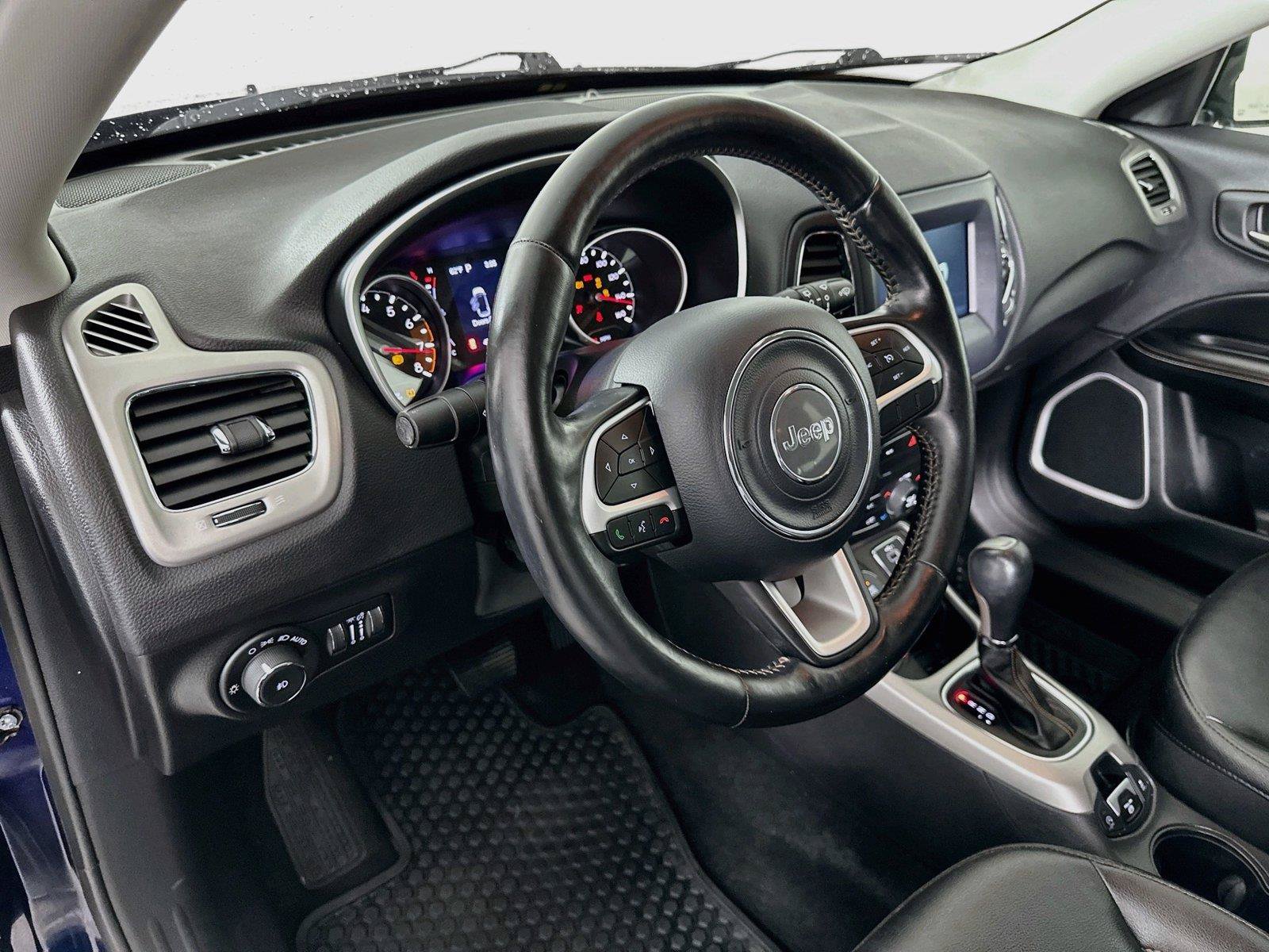Used 2020 Jeep Compass Latitude w/ Cold Weather Group AWD/4WD image 22