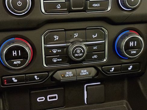 Certified 2023 Chevrolet Tahoe Z71 w/ Luxury Package image 18