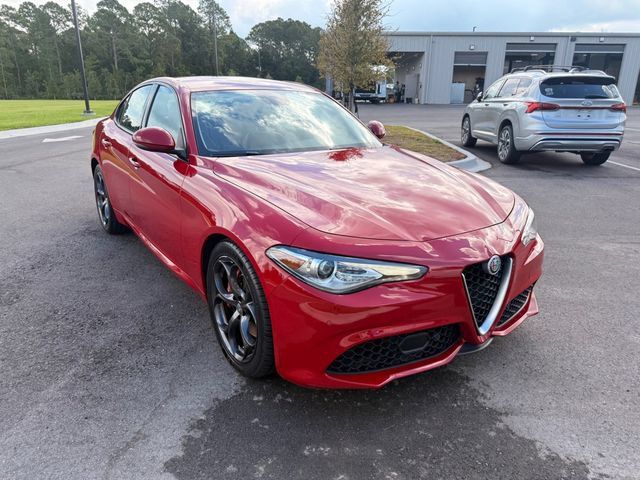 Used 2018 Alfa Romeo Giulia Ti Sport w/ Quick Order Package 22S Sport AWD/4WD image 21