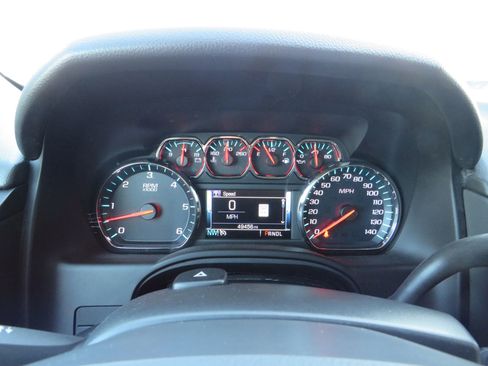 Used 2020 Chevrolet Suburban LT image 14