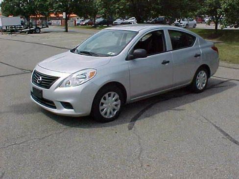 Used 2012 Nissan Versa S w/ Cruise Control Pkg image 4