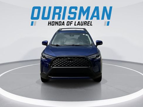 Used 2022 Toyota Corolla Cross LE w/ Moonroof Package AWD/4WD image 3