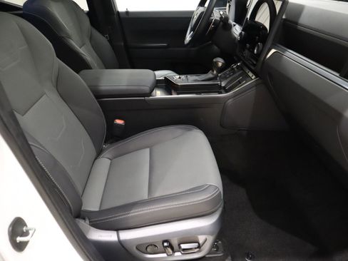 Used 2024 Lexus GX 550 image 16