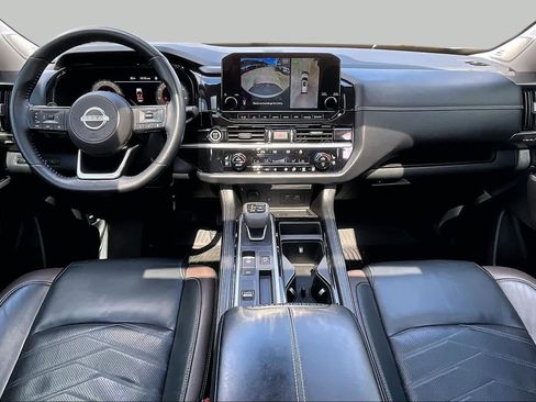 Used 2022 Nissan Pathfinder Platinum w/ Cargo Package FWD image 16