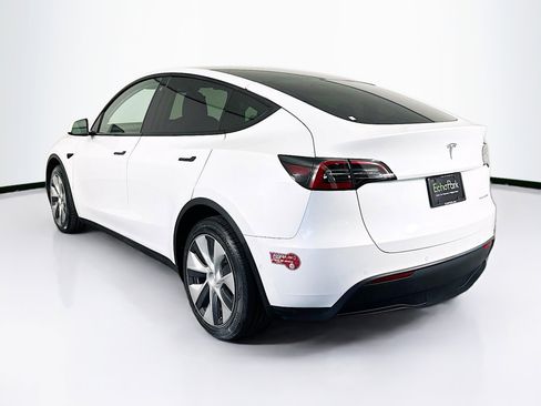 Used 2022 Tesla Model Y Long Range image 5