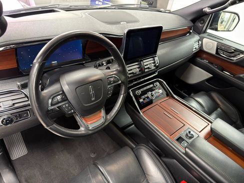 Used 2020 Lincoln Navigator Reserve w/ Luxury Package image 27