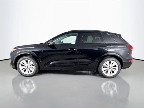 Certified 2025 Audi Q6 e-tron Premium w/ Convenience Package image 4