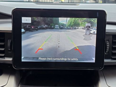 Used 2021 Ford Explorer XLT w/ Equipment Group 202A RWD image 20