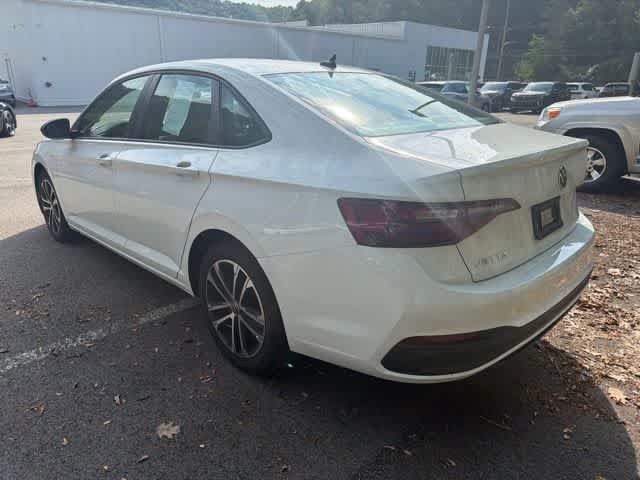 Used 2024 Volkswagen Jetta Sport FWD image 3