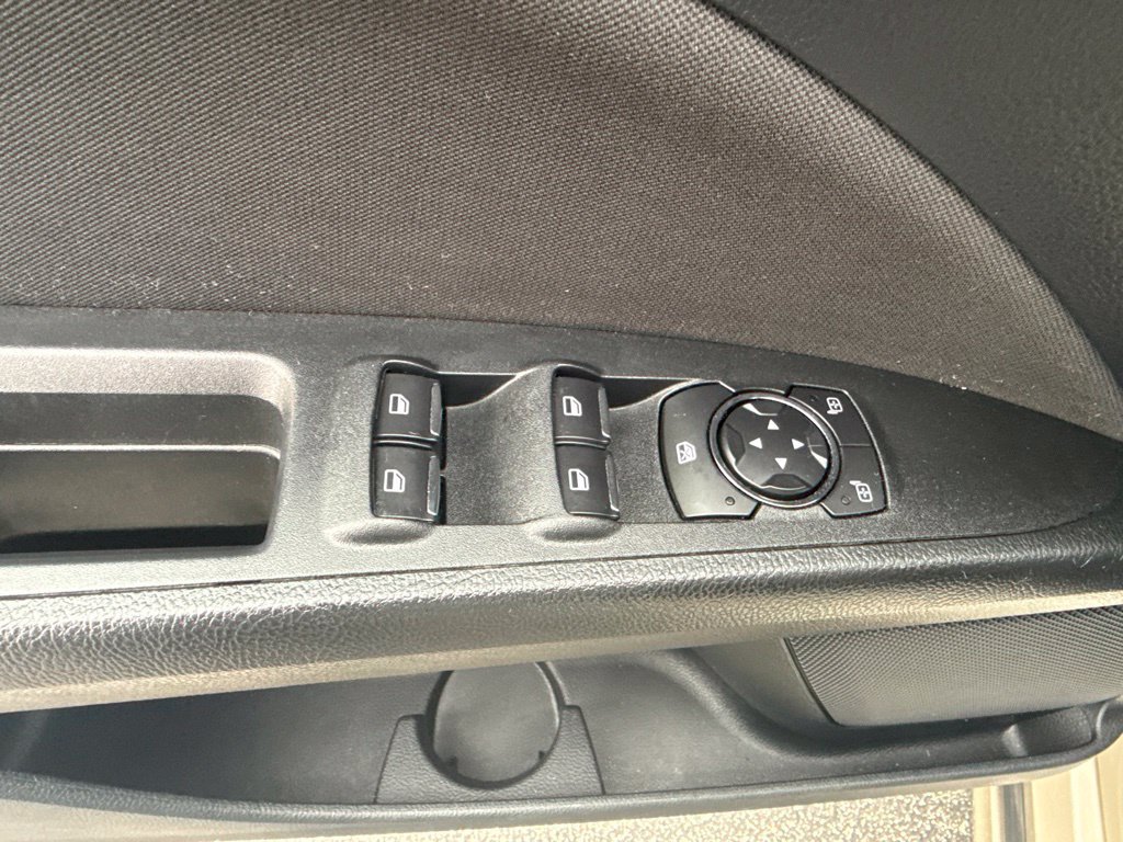 Used 2019 Ford Fusion SE FWD image 15
