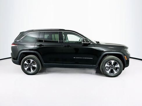 Used 2022 Jeep Grand Cherokee Limited 4xe image 10