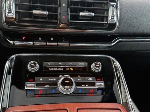 Used 2020 Lincoln Navigator Reserve w/ Luxury Package image 13