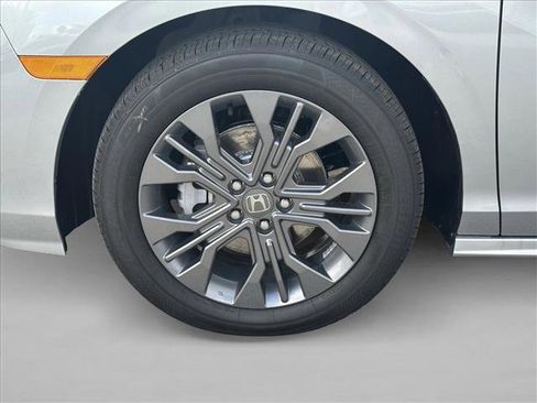 New 2026 Honda Odyssey Touring image 10