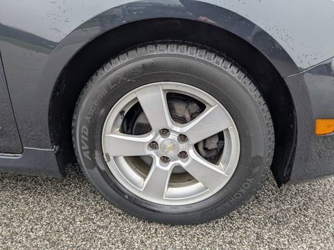 Used 2016 Chevrolet Cruze LT image 9