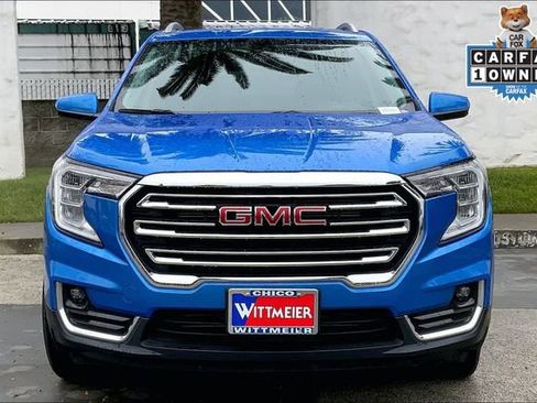 Used 2024 GMC Terrain SLT image 3