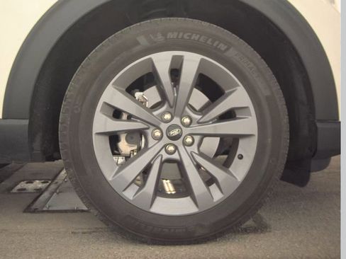 Used 2025 Ford Explorer Active w/ Active Comfort Package AWD/4WD image 10
