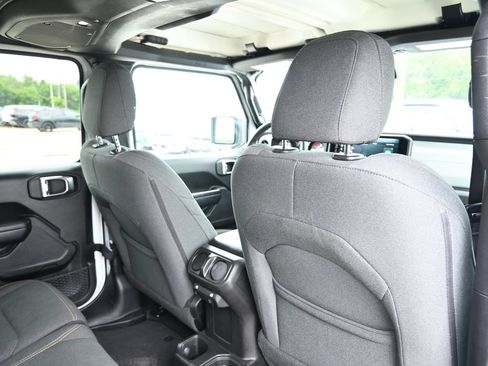 Used 2024 Jeep Wrangler Unlimited Sport AWD/4WD image 29