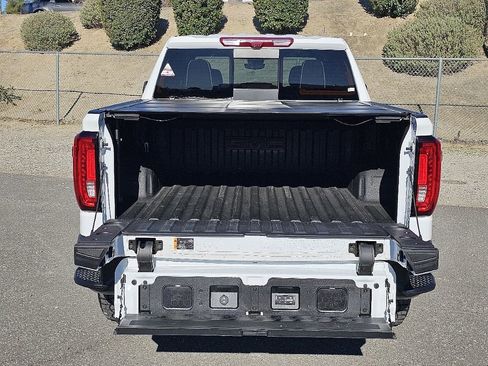 Used 2025 GMC Sierra 1500 AT4X image 11