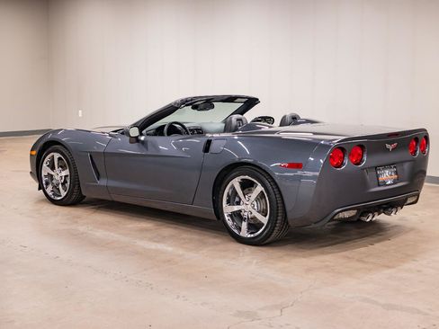 Used 2010 Chevrolet Corvette Convertible w/ Preferred Equipment Group RWD image 34