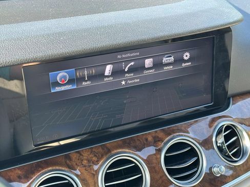 Used 2017 Mercedes-Benz E 300 4MATIC image 31