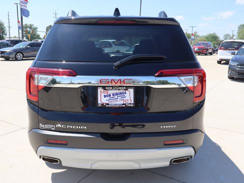 Used 2023 GMC Acadia SLT w/ Preferred Package AWD/4WD image 7