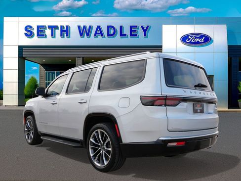 Used 2023 Jeep Wagoneer Series II w/ Premium Group I image 7