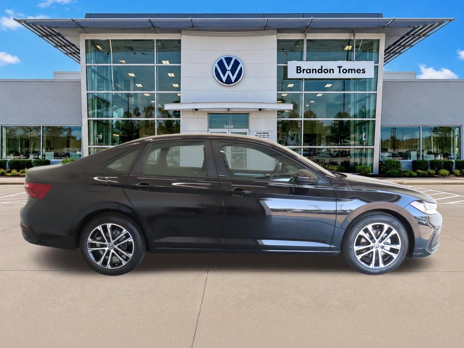 Used 2026 Volkswagen Jetta Sport FWD image 2