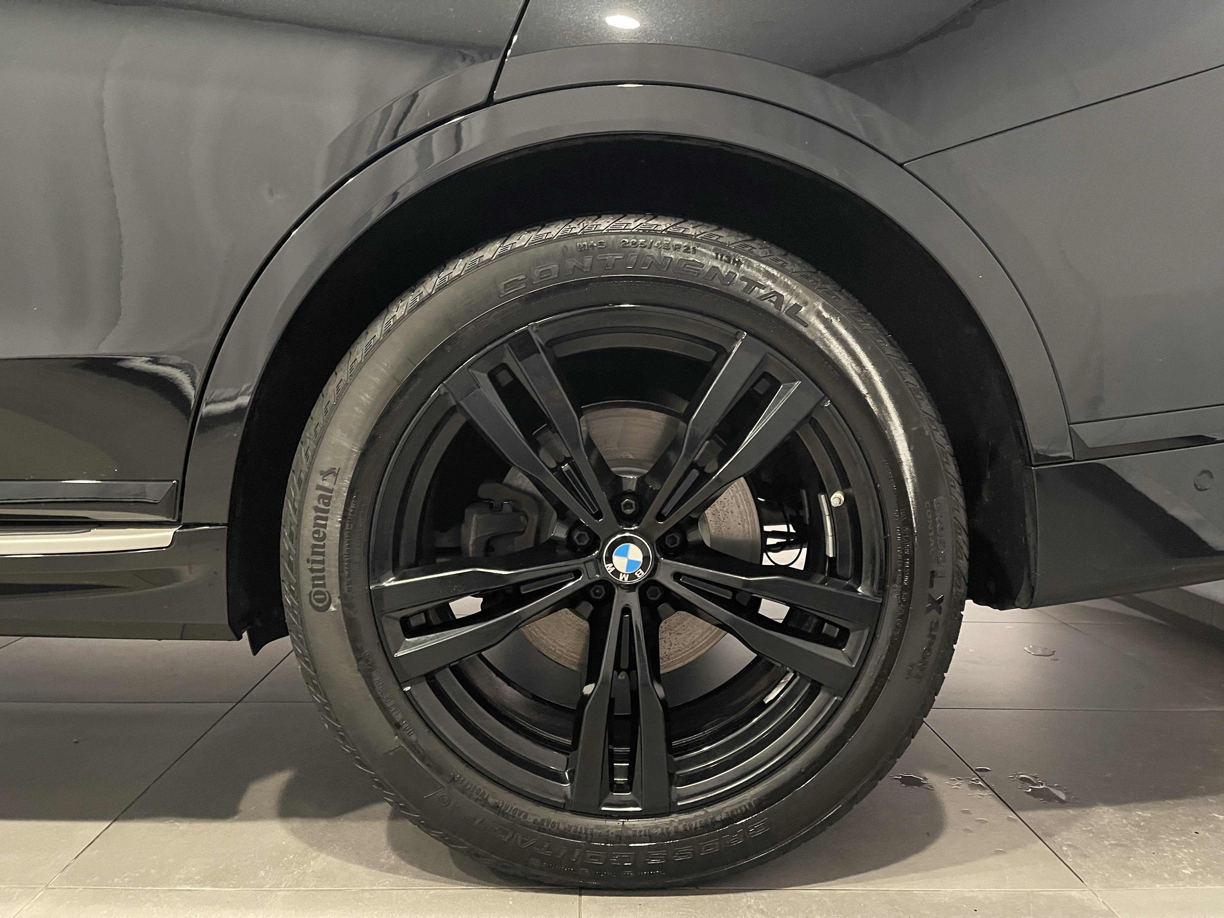 Used 2022 BMW X7 xDrive40i w/ M Sport Package AWD/4WD image 8
