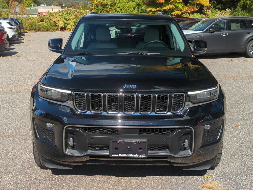 Used 2022 Jeep Grand Cherokee Overland w/ Luxury Tech Group IV AWD/4WD image 9