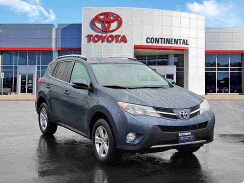 Used 2013 Toyota RAV4 XLE image 2