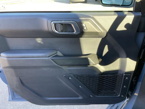 Used 2025 Ford Bronco Outer Banks image 32