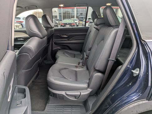 Used 2024 Toyota Grand Highlander Limited image 18