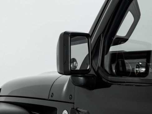 Used 2018 Jeep Wrangler Unlimited Sport S image 35