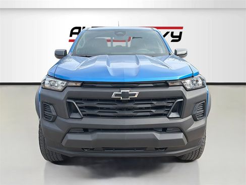 Used 2024 Chevrolet Colorado Trail Boss w/ Advanced Trailering Package image 2