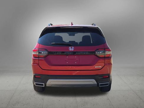 Used 2023 Honda Pilot Touring image 5