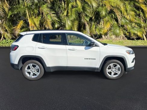 Used 2024 Jeep Compass Latitude AWD/4WD image 4