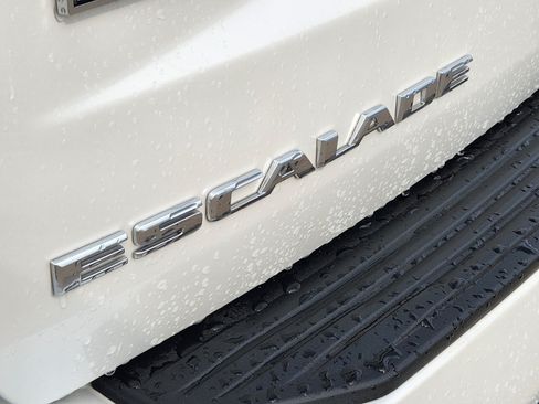 Certified 2023 Cadillac Escalade Premium Luxury w/ Performance Package AWD/4WD image 31