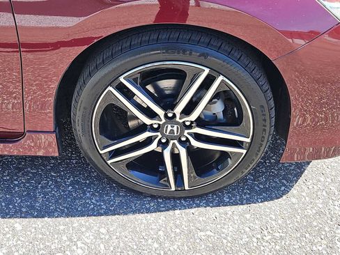 Used 2017 Honda Accord Touring image 9