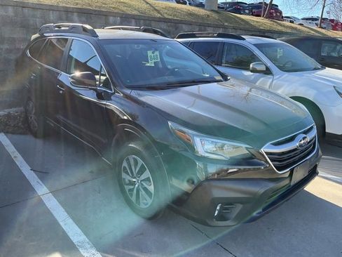 Certified 2021 Subaru Outback Premium image 4