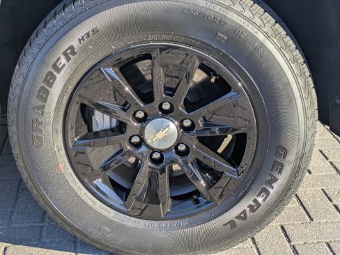 Used 2021 Chevrolet Silverado 1500 LT image 12