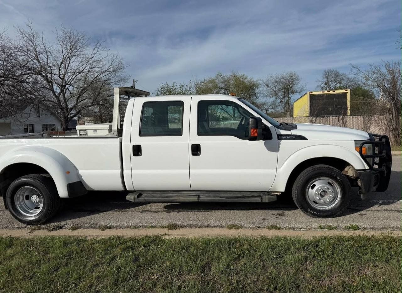Used 2015 Ford F350 XL w/ Power Equipment Group RWD image 1